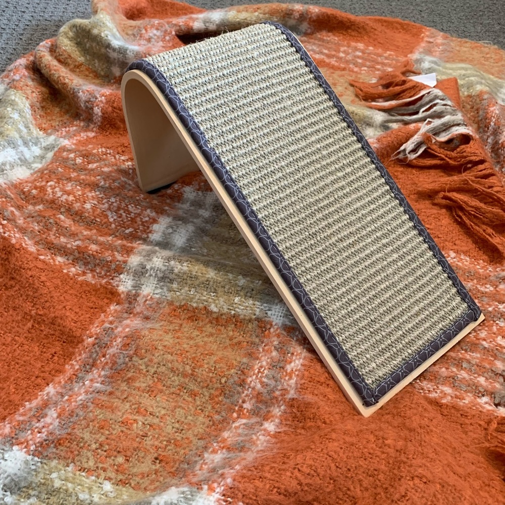 NWOT cat scratcher